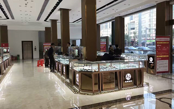 定制玻璃珠寶展,玻璃珠寶展柜廠家,玻璃珠寶展柜采購,珠寶展柜生產(chǎn)廠商,珠寶展柜廠家