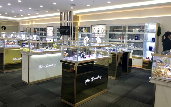 首飾展示柜的空間陳列技巧，讓效果達(dá)到最佳