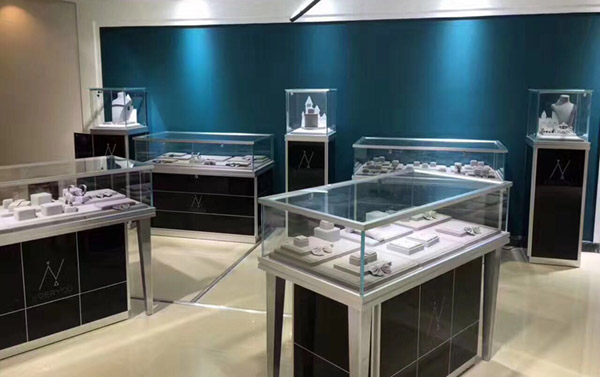 玻璃珠寶展示柜需要不斷改進更環(huán)保的技術