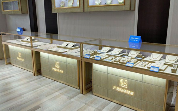 玻璃展柜一般多少錢?價(jià)格受什么因素影響?