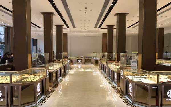 如何通過顏色珠寶展柜的品質(zhì)得到提升？