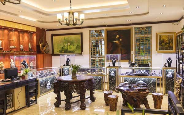 多功能展示柜臺(tái)實(shí)力廠家如何一步步降低成本？