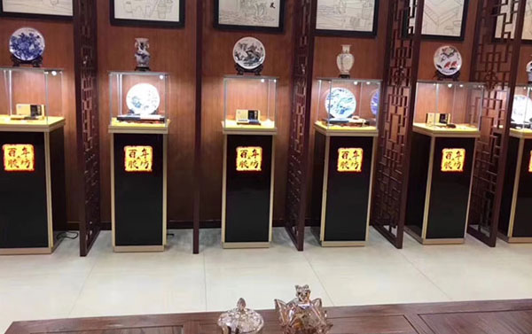 玻璃珠寶精品展示柜功能效果怎么樣呢？