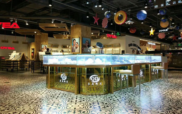 小型玻璃展示柜發(fā)揮哪些特色使用優(yōu)勢？