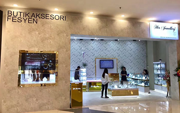 珠寶展柜定做如何選擇廠家呢？